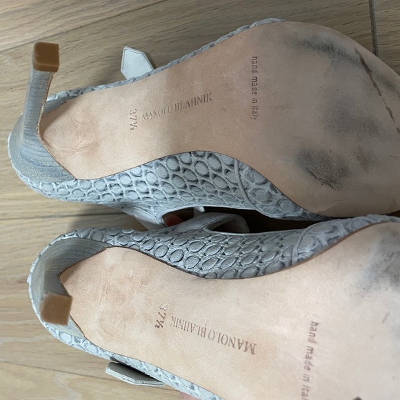 Like new Manolo Blahnik pale gray leather stiletto peep toe heels - Picture 2 of 5